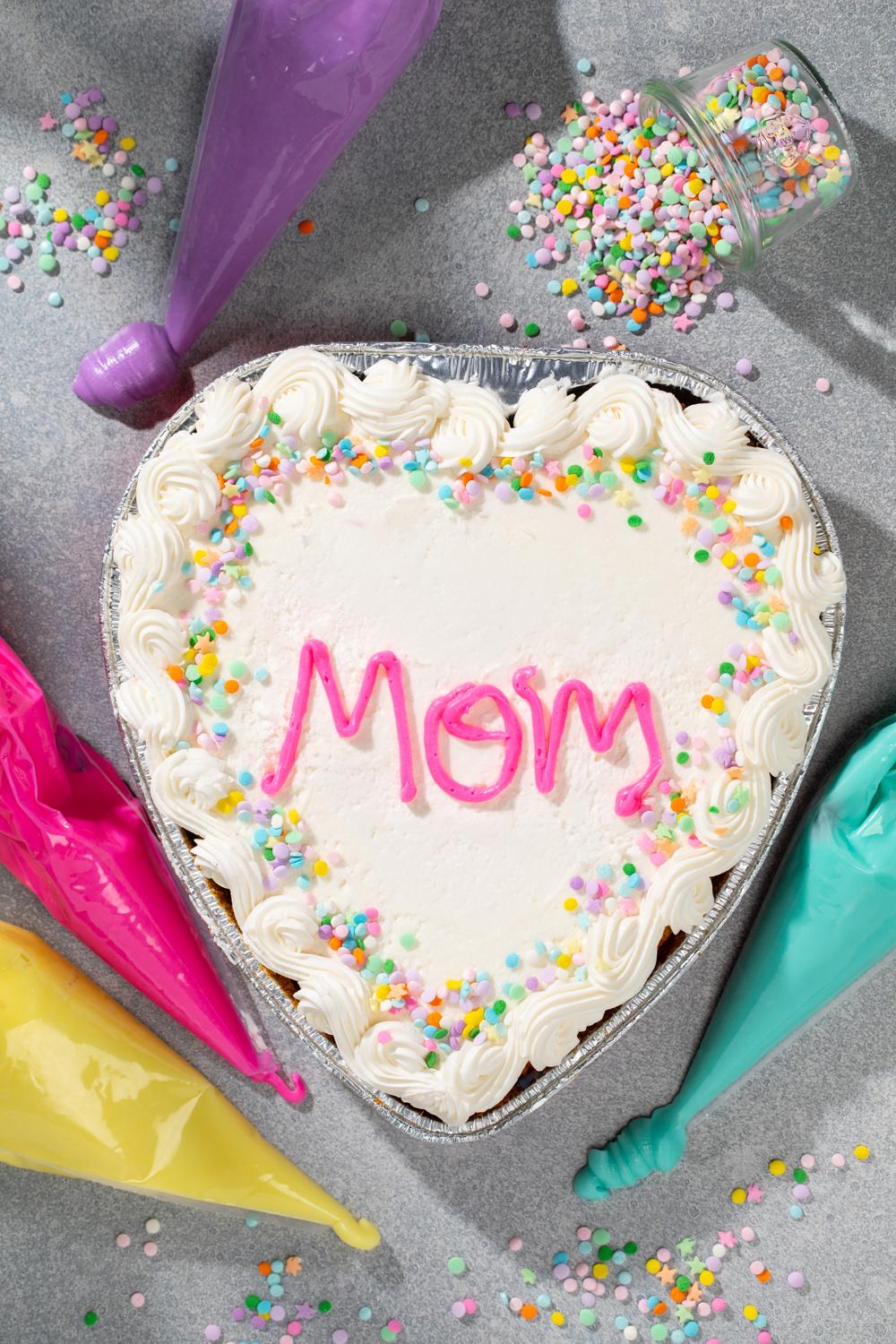Kids' Club Mother's Day Cake Decorating