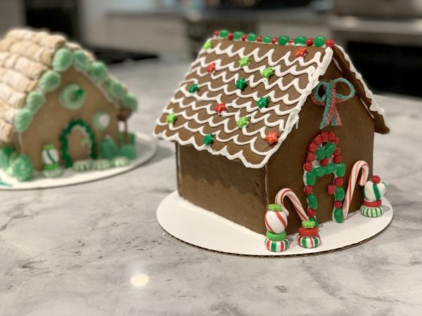 It's Time to Decorate a Gingerbread House