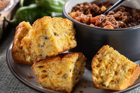 hearty heyday canning company vegan plant based chili flavors with DLM hatch chili cheese bread