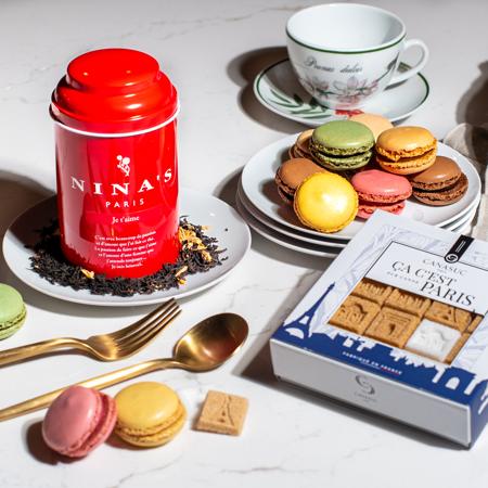 A beautiful Day Tea Set from Paris