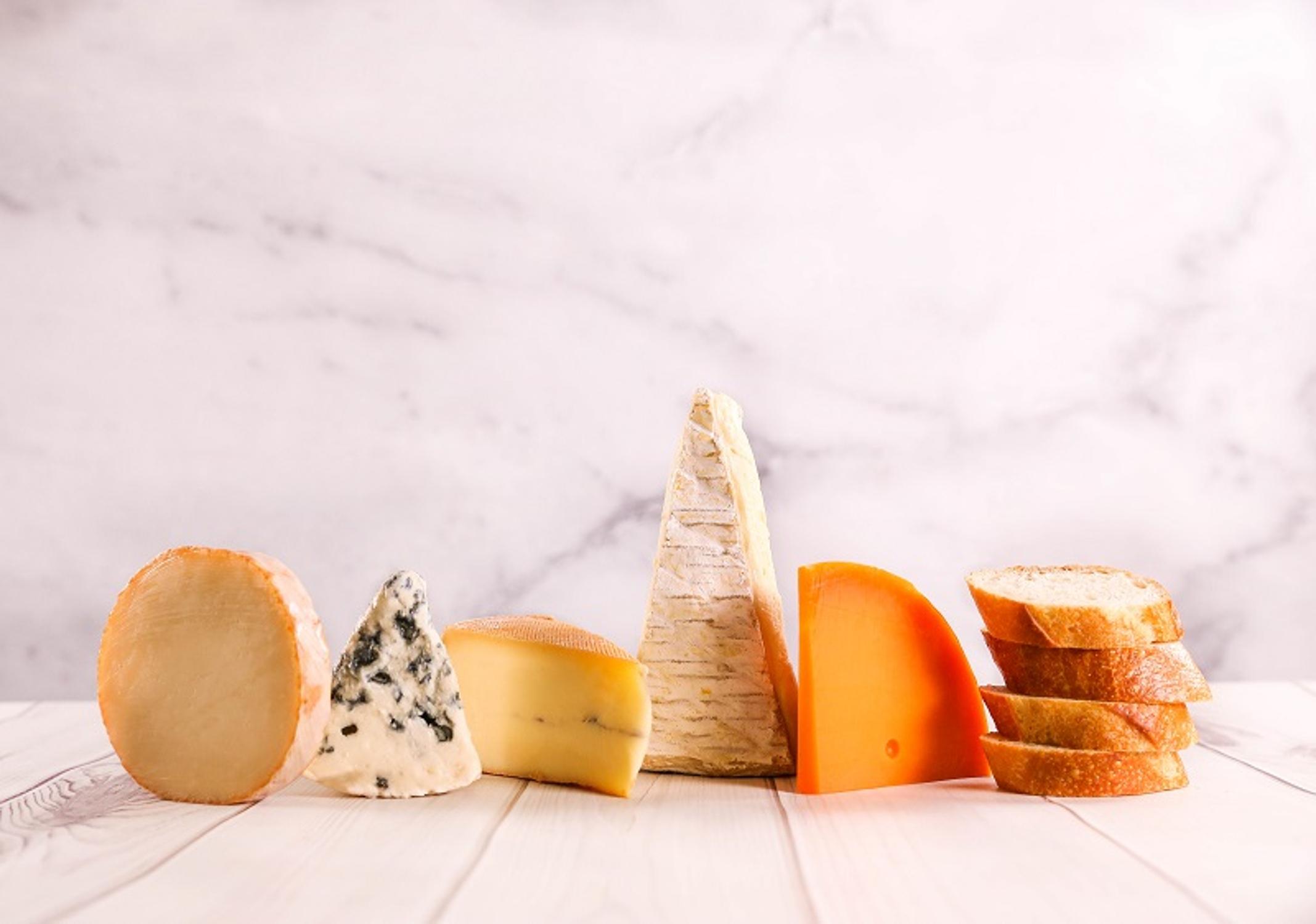 Taste a World Of Cheese Sampler