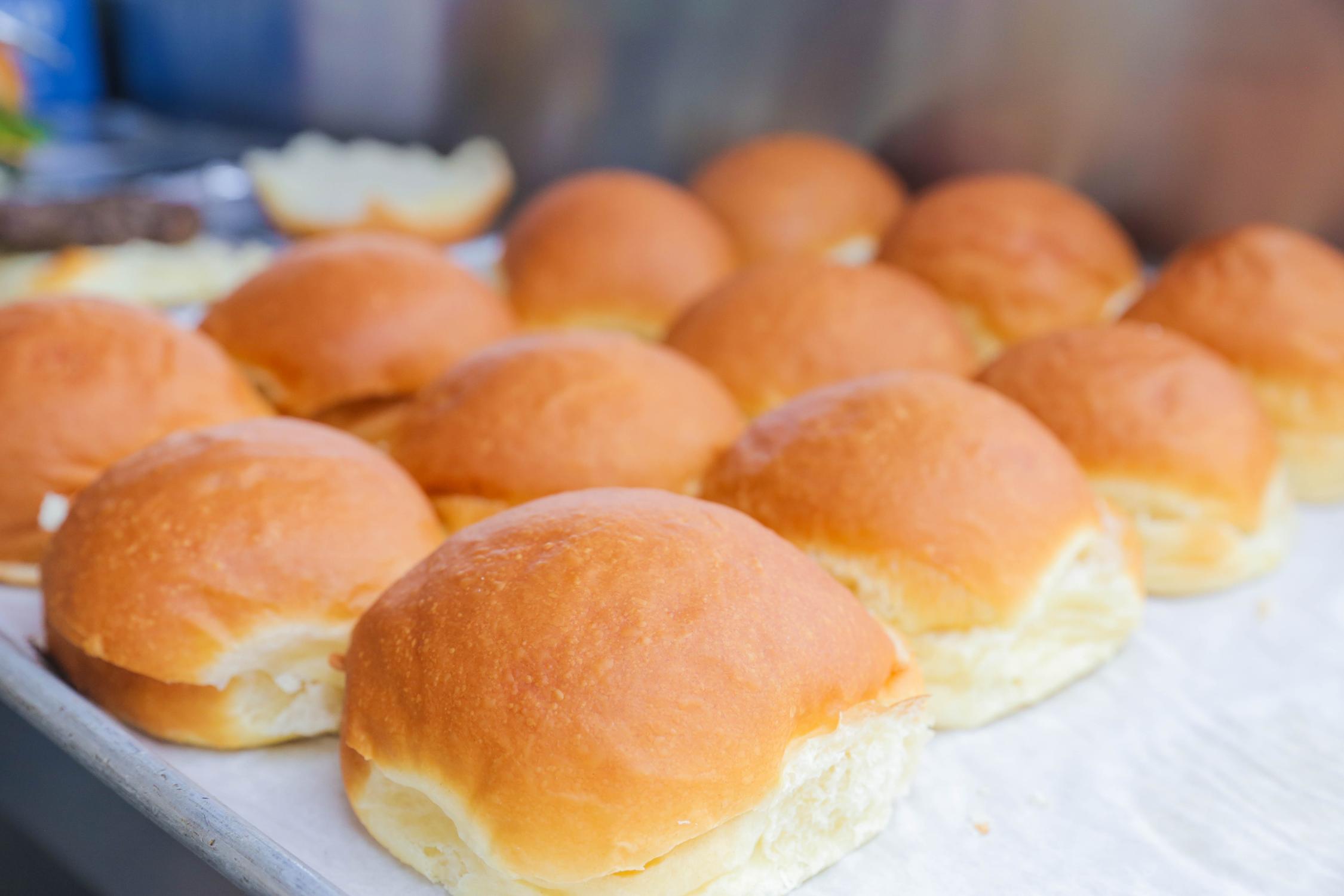 DLM Golden Hamburger Buns