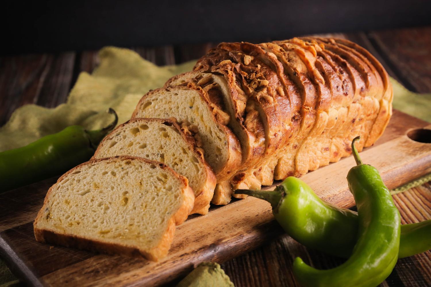 DLM Artisan Hatch Chile Cheddar Bread