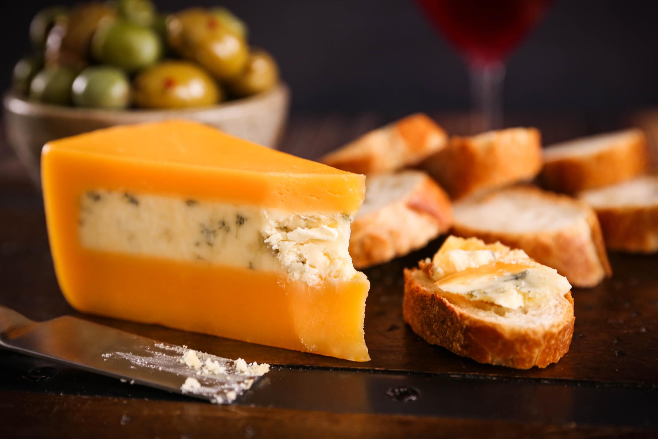 Huntsman Gloucestor with Stilton