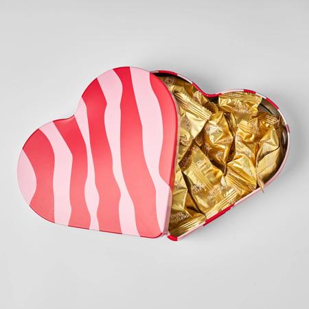 Gava Gifting Karlek Heart Tin with truffles