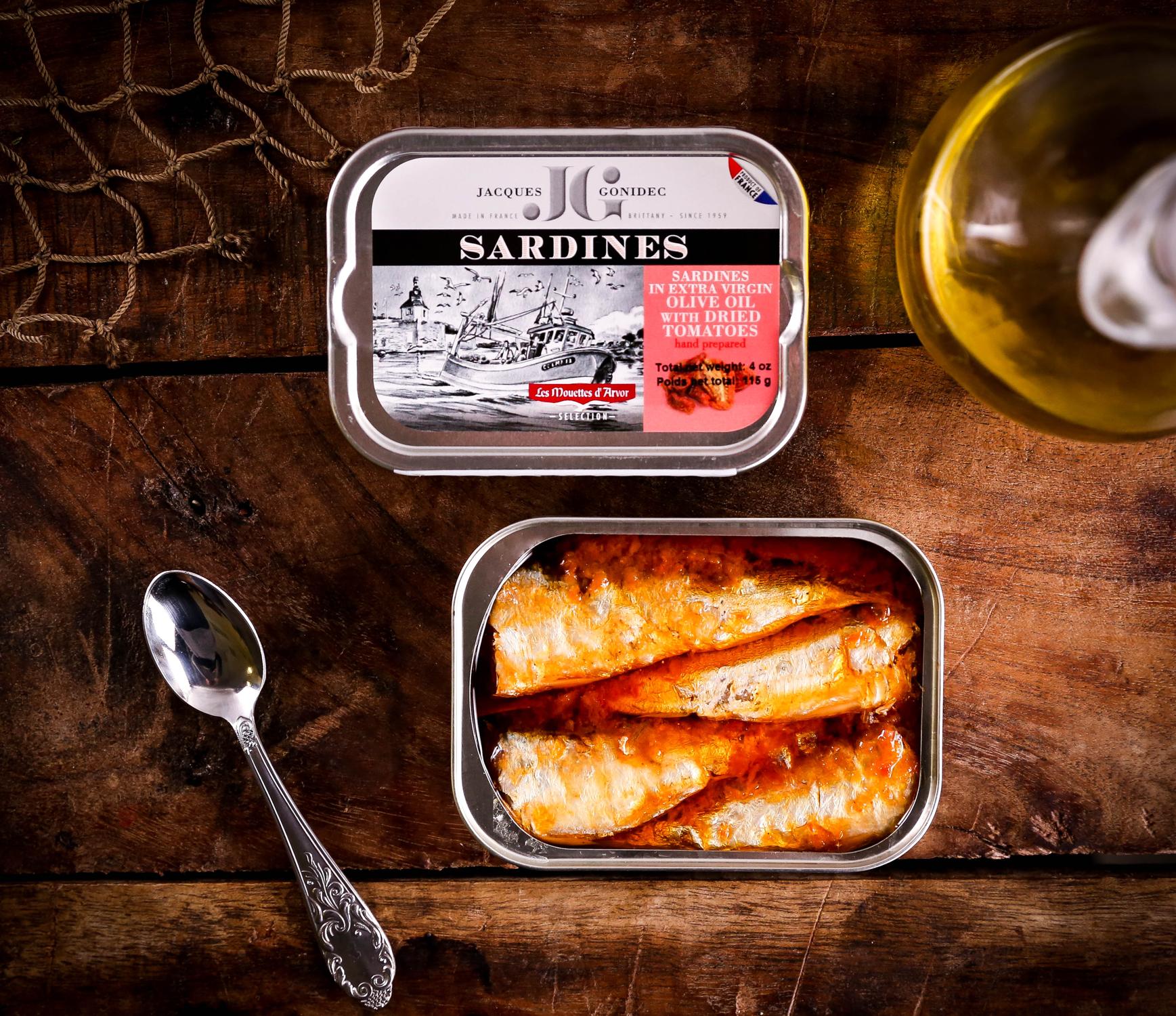 Jacques Gonidec Sardines with Olive Oil and Dried Tomatoes