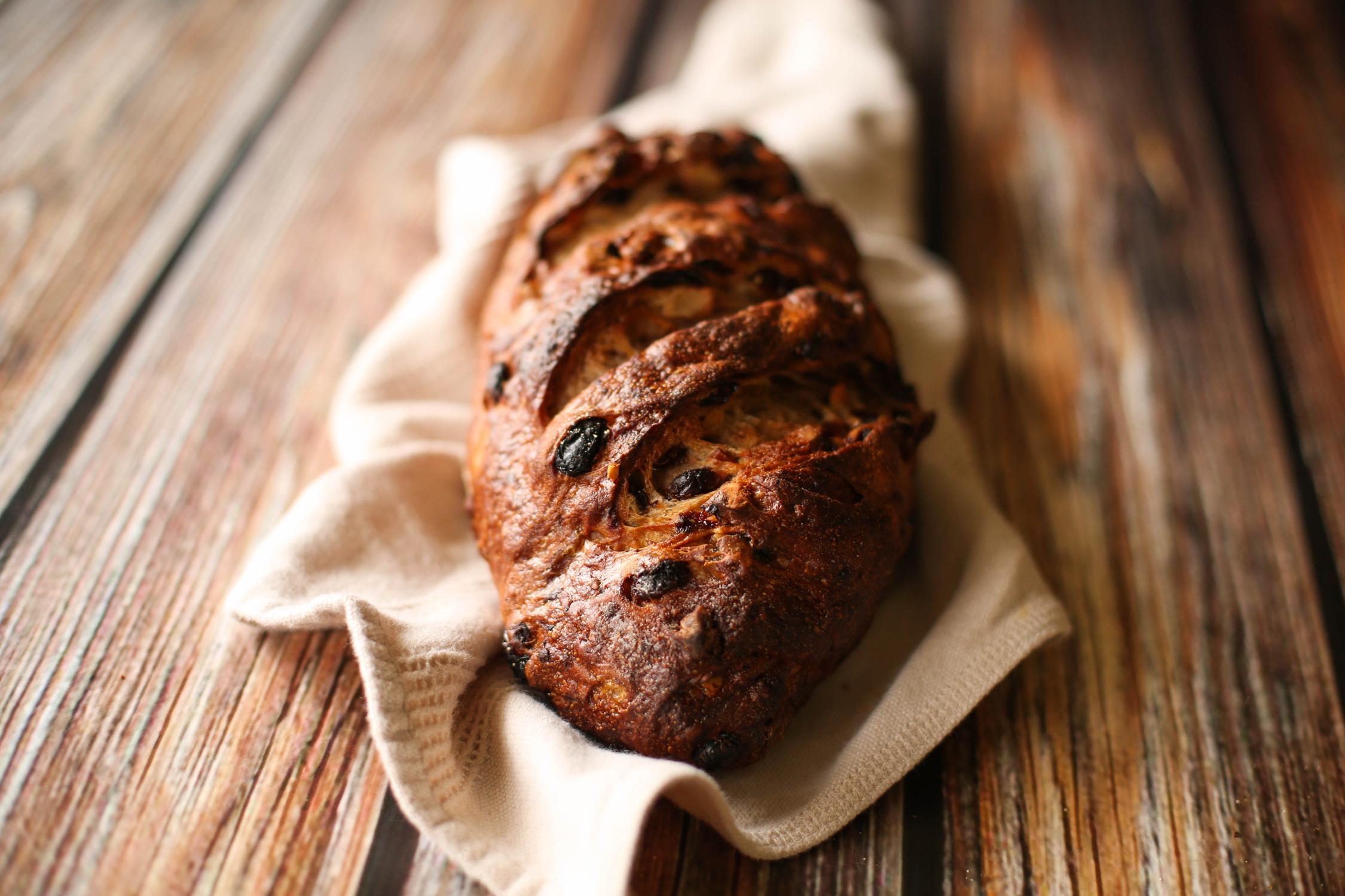 DLM Artisan Raisin Walnut Bread